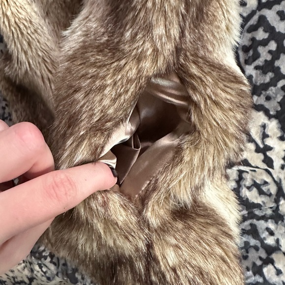 Honey Punch faux fur vest - Picture 12 of 14